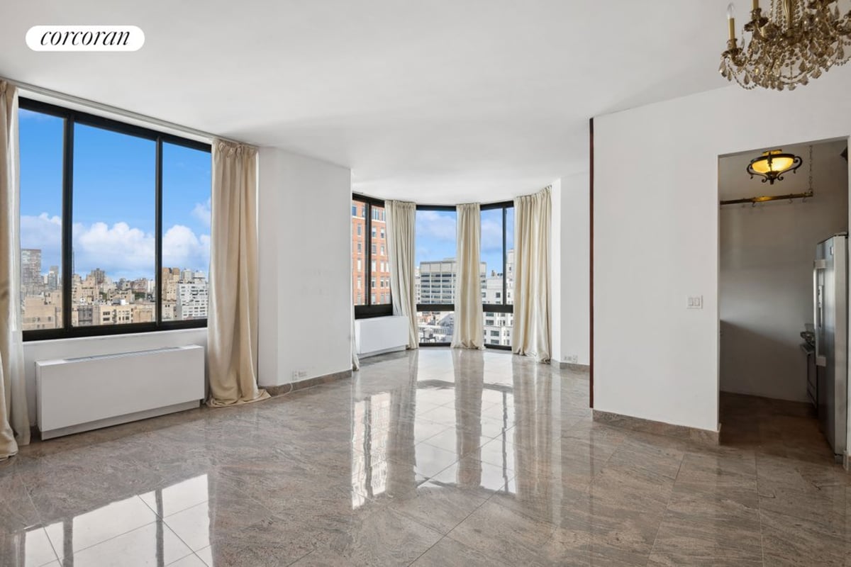 Photo for Bristol Plaza - 200 East 65th Street Condominium in Upper East Side, Manhattan