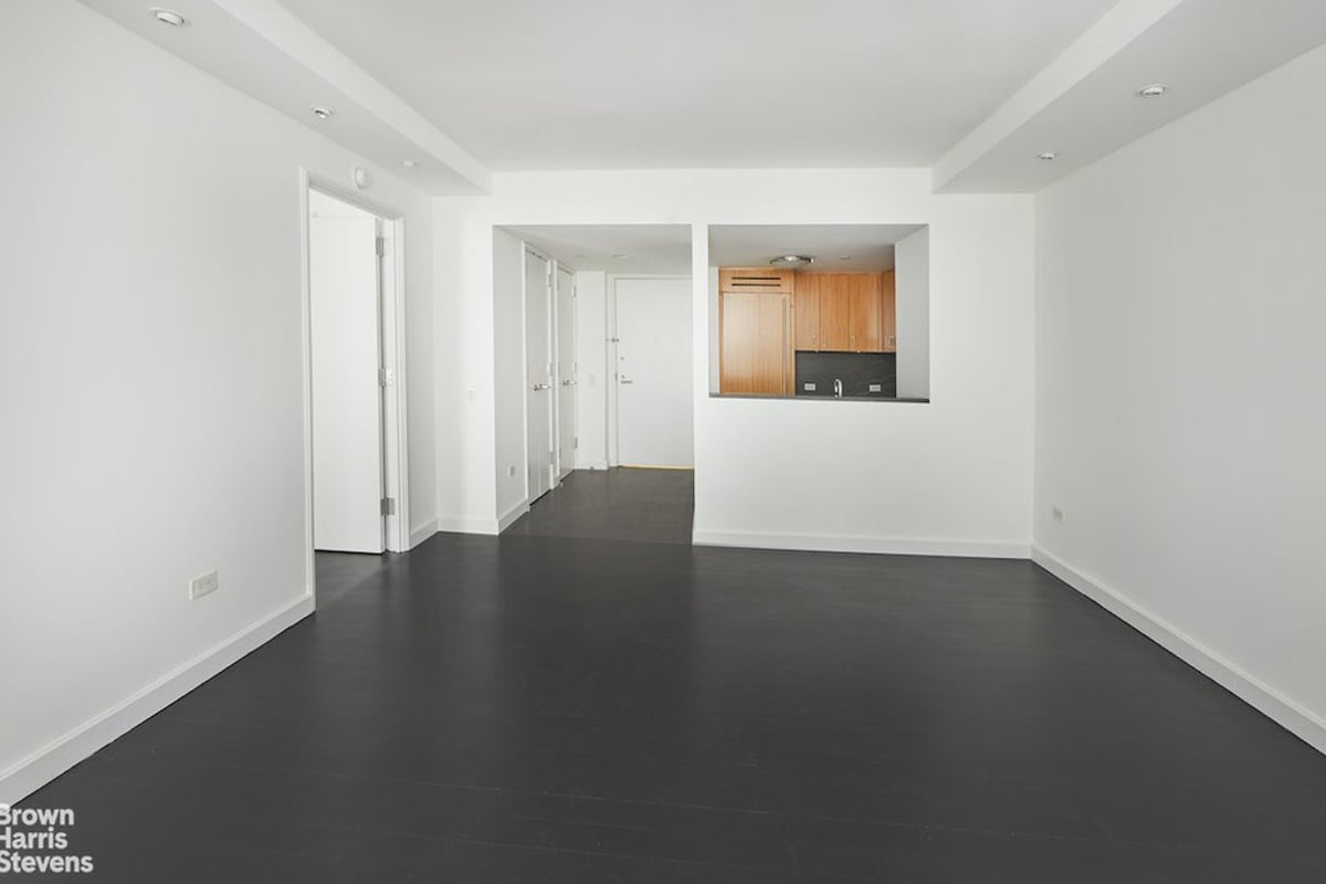 Photo for Windsor Park - 100 West 58th Street Condominium in Midtown, Manhattan