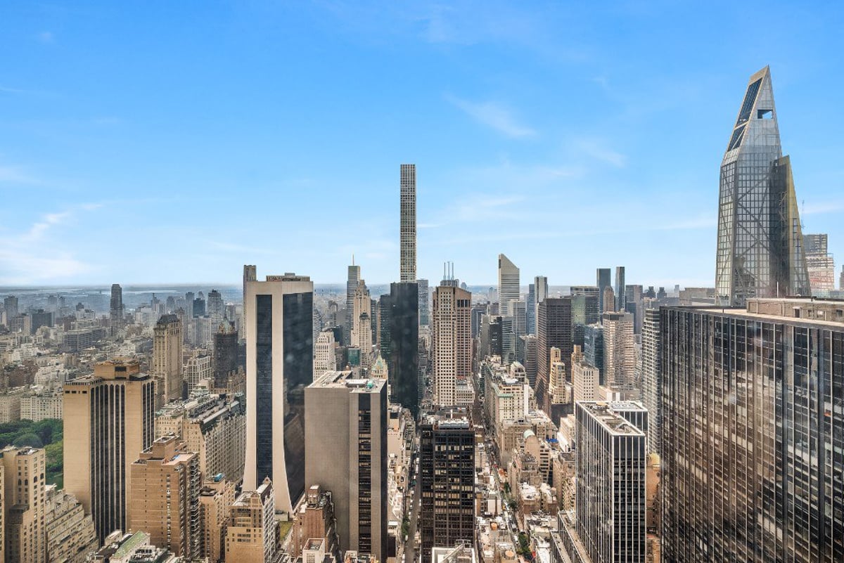 Photo for CitySpire - 150 West 56th Street Condominium in Midtown, Manhattan