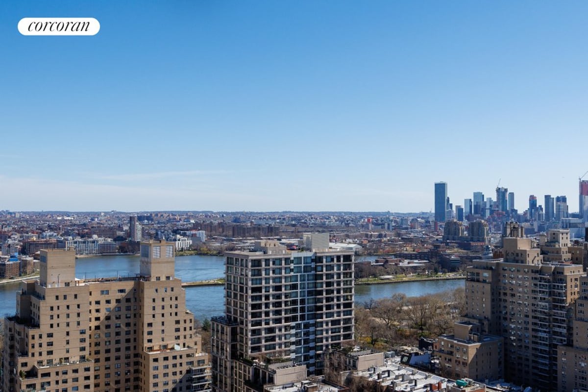 Photo for East River Tower - 1725 York Avenue Cooperative in Upper East Side, Manhattan