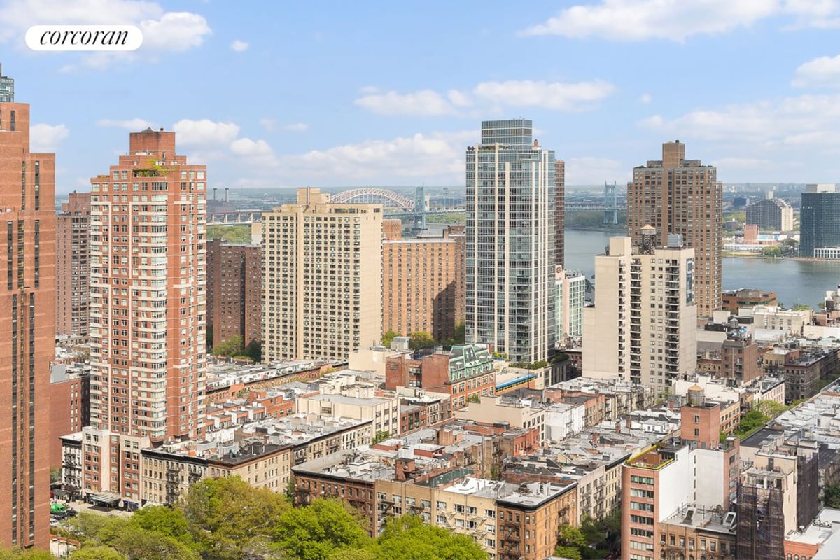 Photo for The Monarch - 200 East 89th Street Condominium in Upper East Side, Manhattan