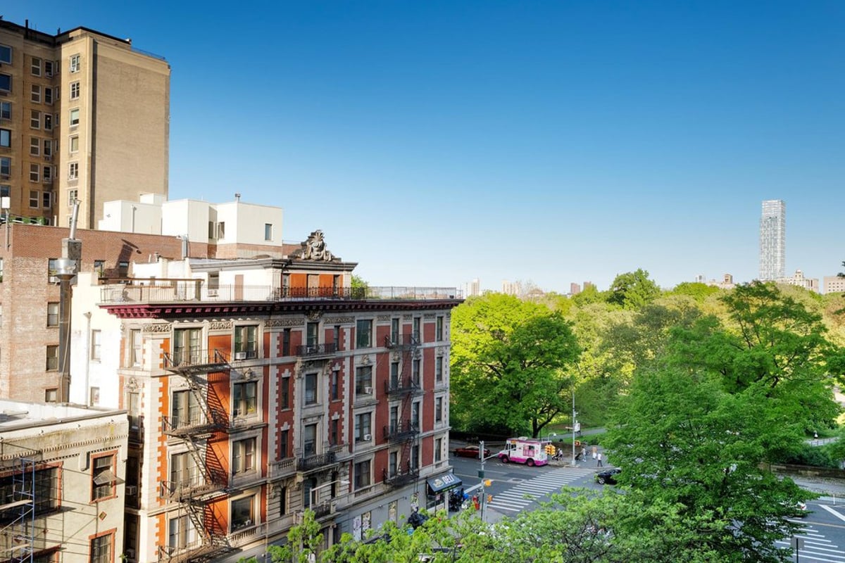 Photo for CPW Towers - 400 Central Park West Condominium in Upper West Side, Manhattan