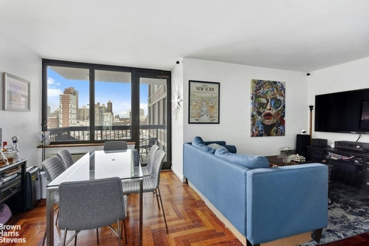 Photo for The Oxford - 422 East 72nd Street Condominium in Upper East Side, Manhattan