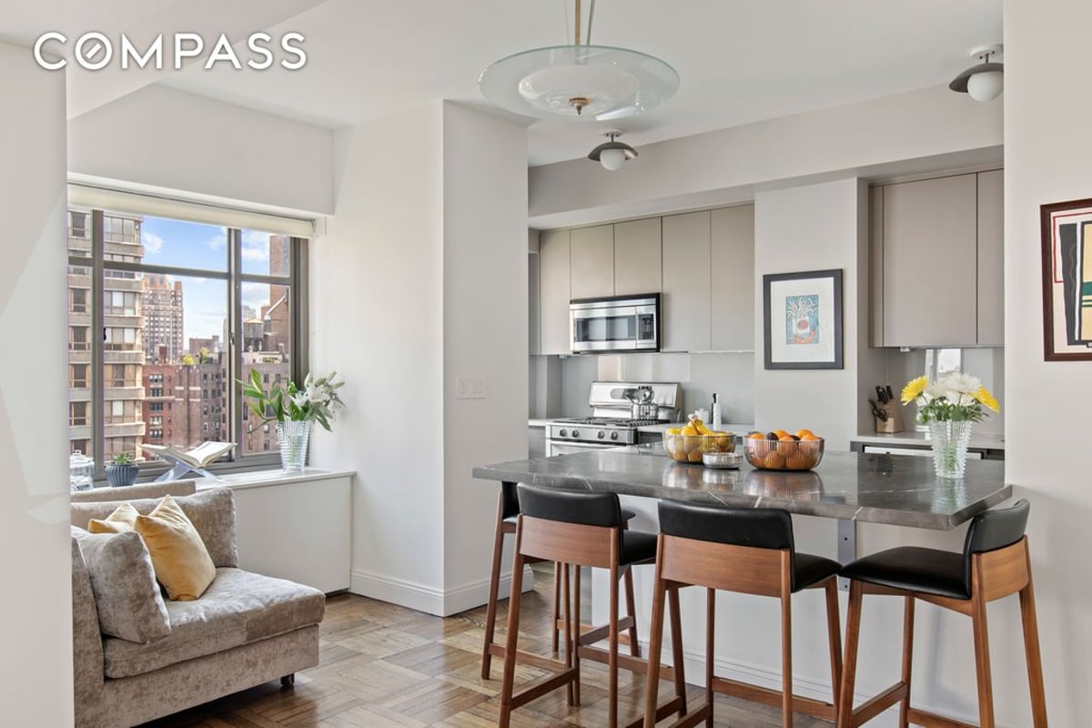 Photo for 715 Park Avenue - 715 Park Avenue Condominium in Upper East Side, Manhattan