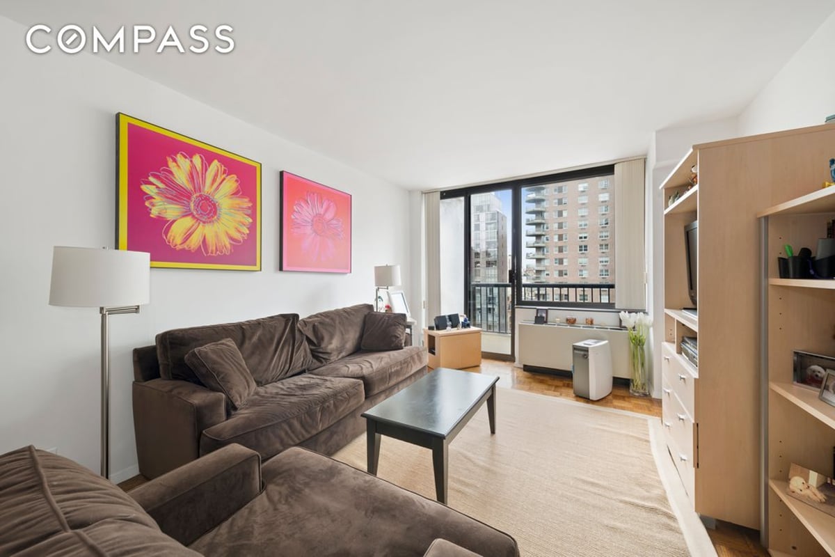 Photo for Evans Tower Condominium - 171 East 84th Street Condominium in Upper East Side, Manhattan