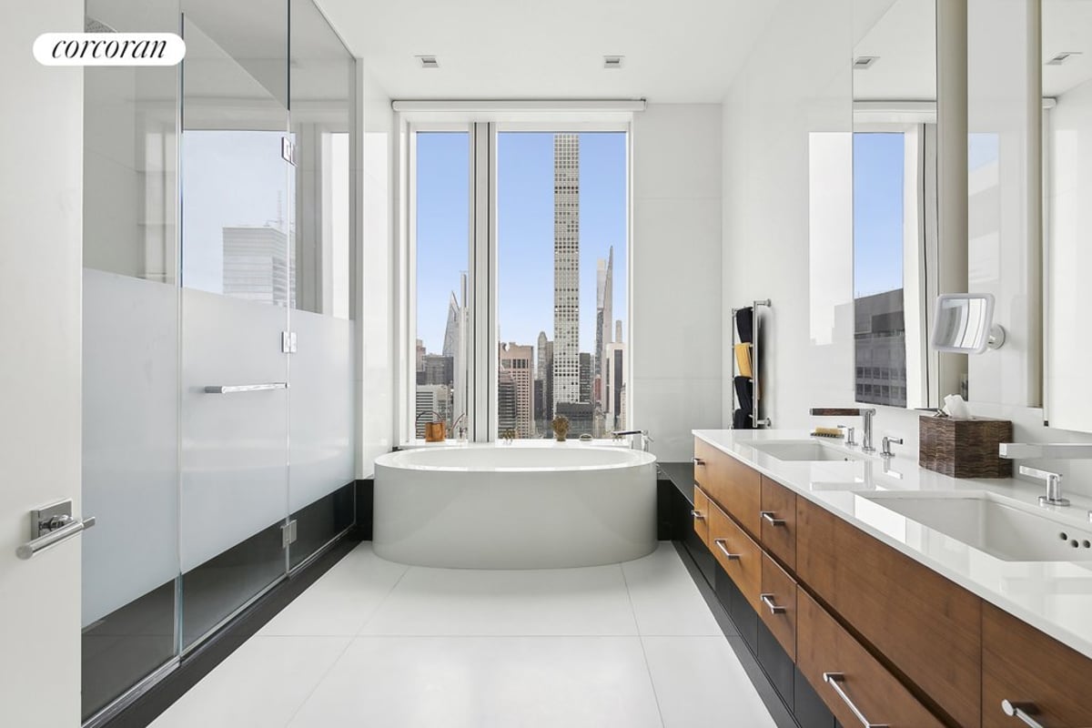 Photo for 252 East 57th Street - 252 East 57th Street Condominium in Midtown East, Manhattan