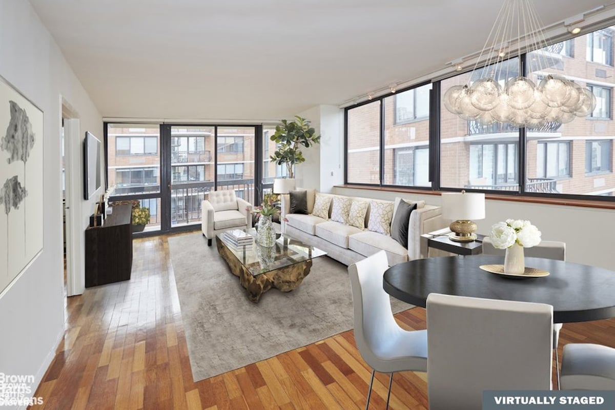 Photo for The Saratoga - 330 East 75th Street Condominium in Upper East Side, Manhattan