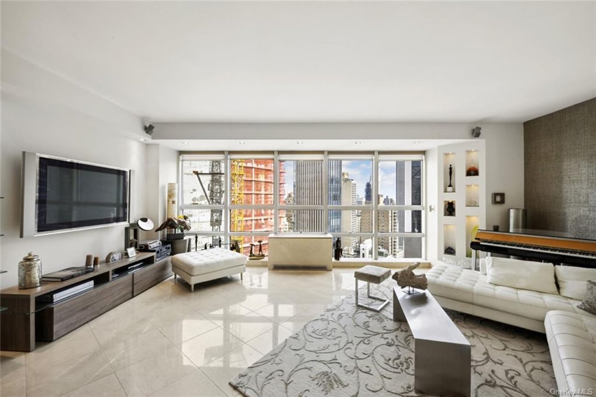 Photo for Metropolitan Tower - 146 West 57th Street Condominium in Midtown, Manhattan