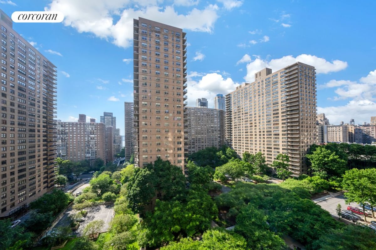 Photo for Lincoln Towers - 160 West End Avenue Condominium in Upper West Side, Manhattan