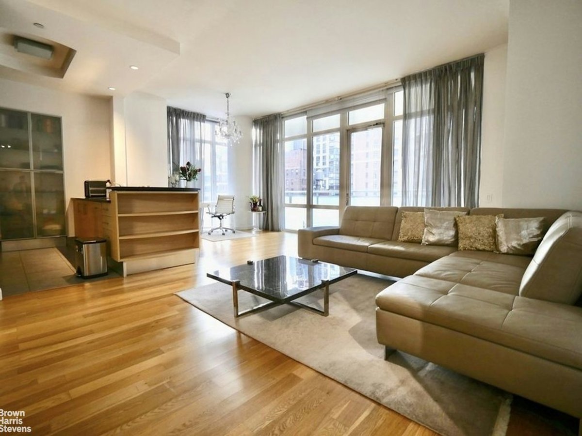 Photo for 325 Fifth Avenue - 325 Fifth Avenue Condominium in Murray Hill, Manhattan