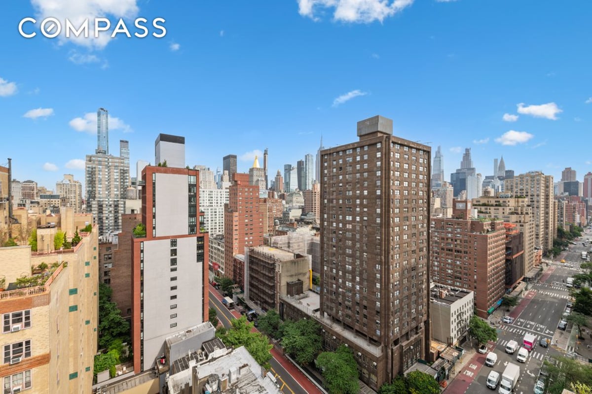 Photo for Tempo - 300 East 23rd Street Condominium in Gramercy Park, Manhattan