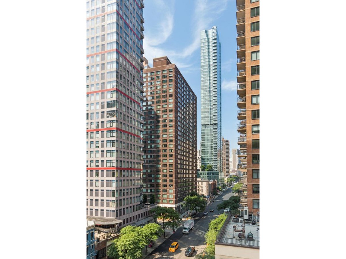 Photo for Three Ten - 310 East 53rd Street Condominium in Midtown East, Manhattan