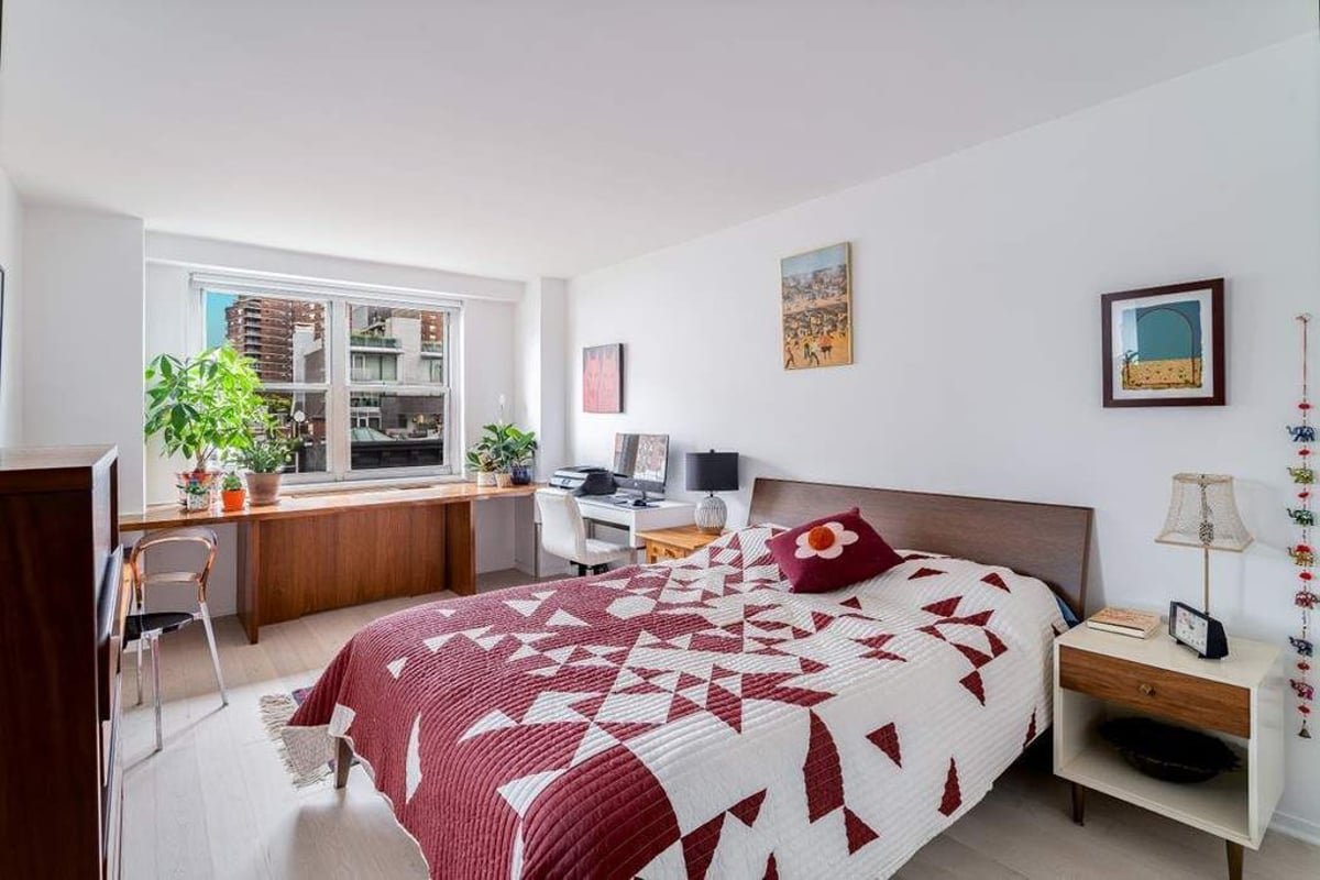 Photo for London Towne House - 360 West 22nd Street Condominium in Chelsea, Manhattan