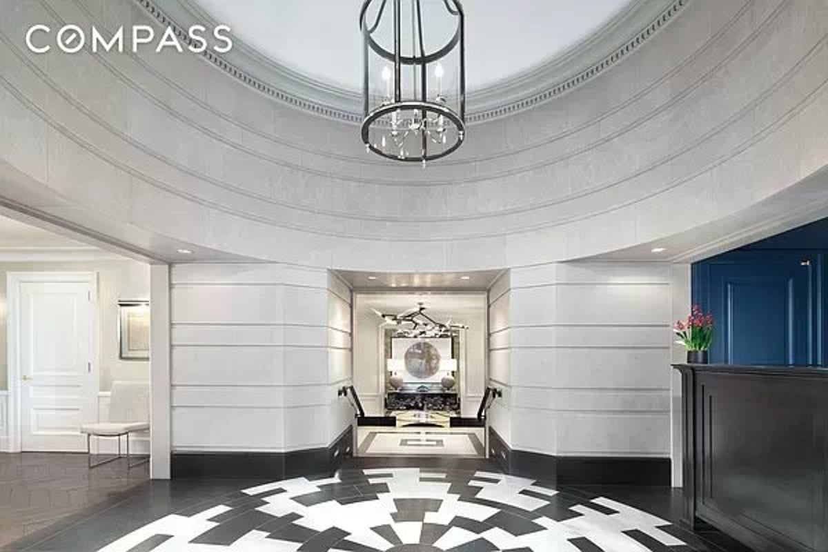 Photo for 530 Park Avenue - 530 Park Avenue Condominium in Upper East Side, Manhattan