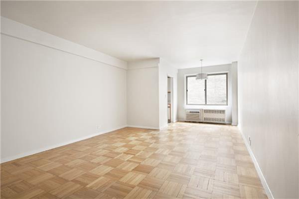 Photo for Executive House - 225 East 46th Street Condominium in Midtown East, Manhattan