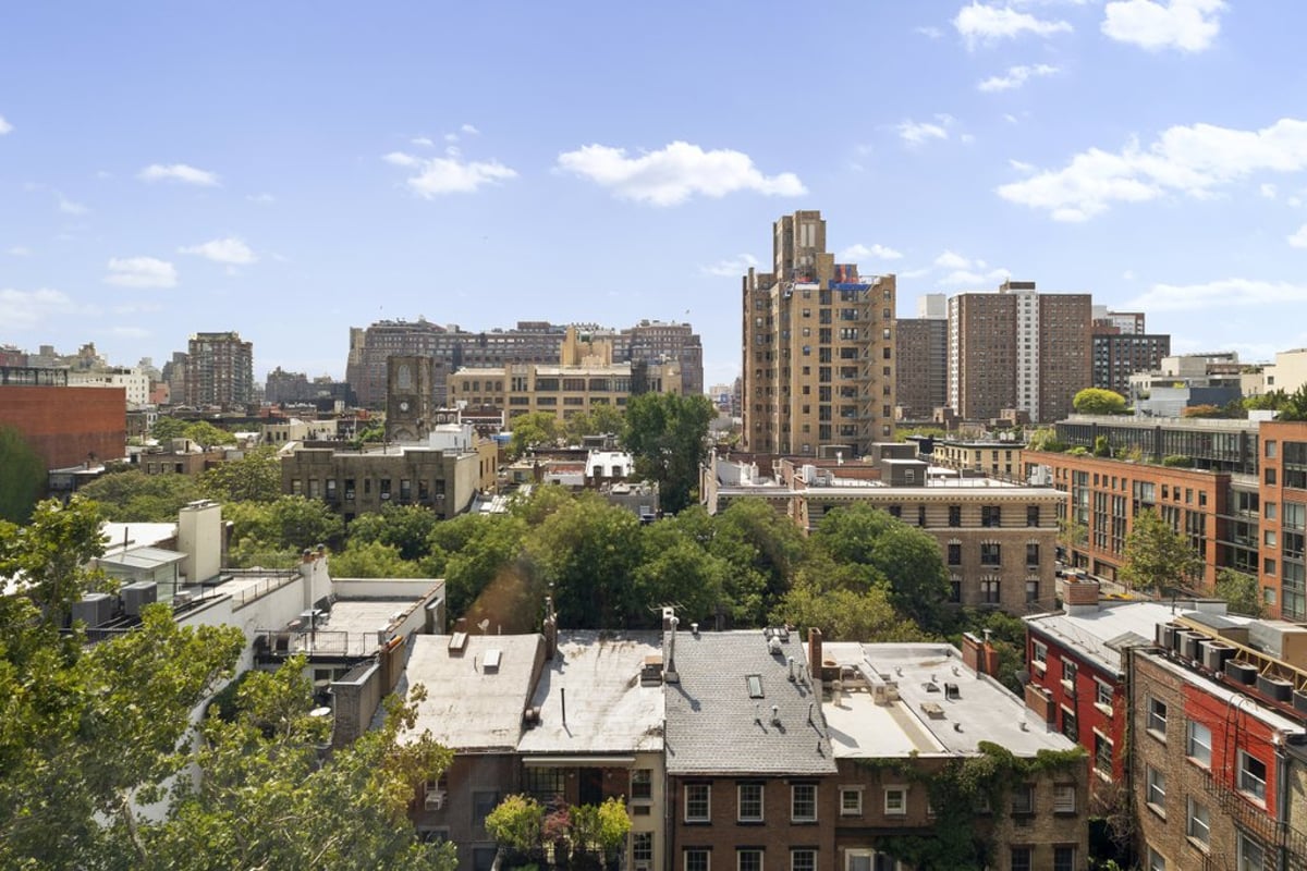 Photo for London Towne House - 360 West 22nd Street Condominium in Chelsea, Manhattan