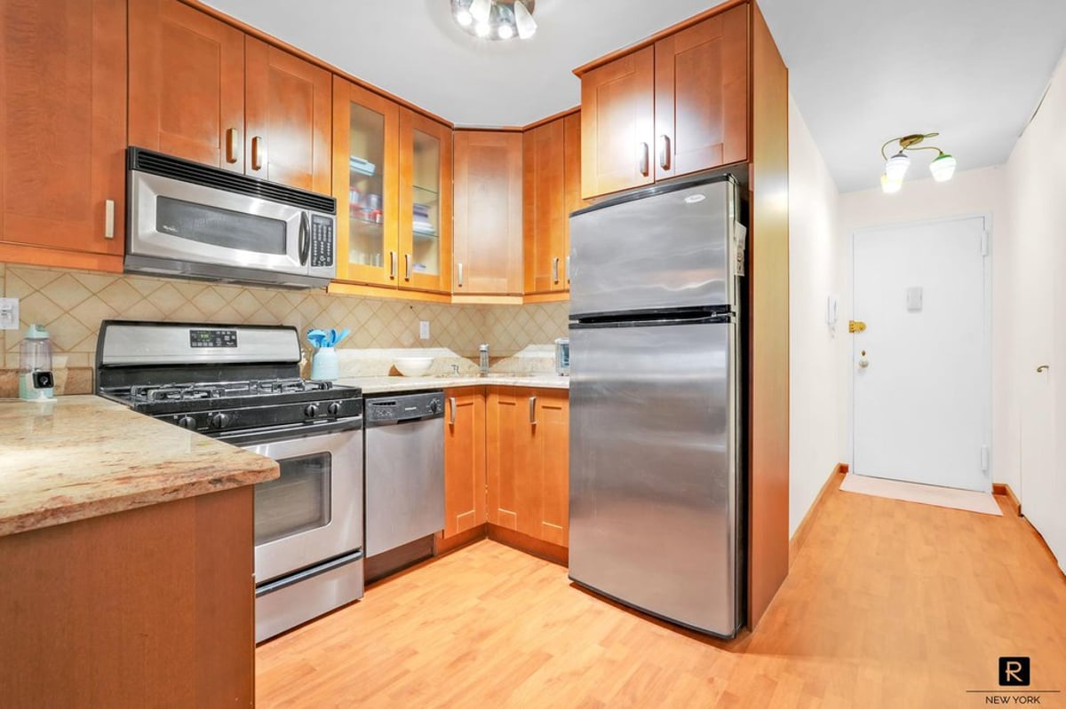 Photo for 155 East 38th Street - 155 East 38th Street Condominium in Murray Hill, Manhattan