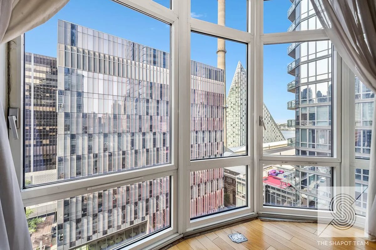 Photo for Element - 555 West 59th Street Condominium in Midtown West, Manhattan