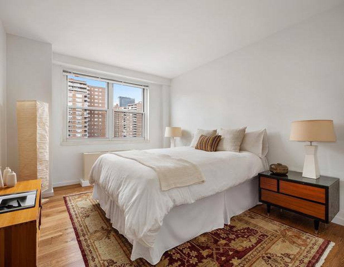 Photo for London Towne House - 360 West 22nd Street Condominium in Chelsea, Manhattan