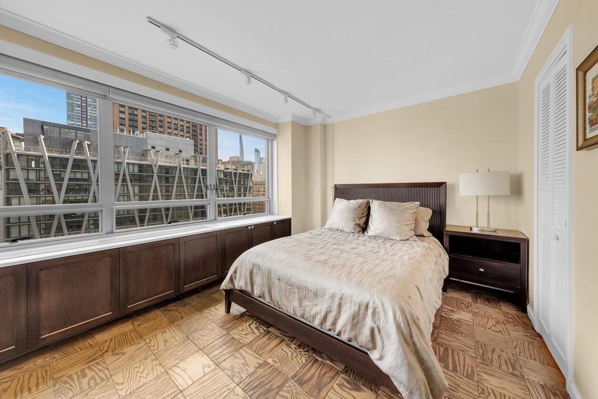 Photo for Lincoln Towers - 170 West End Avenue Condominium in Upper West Side, Manhattan