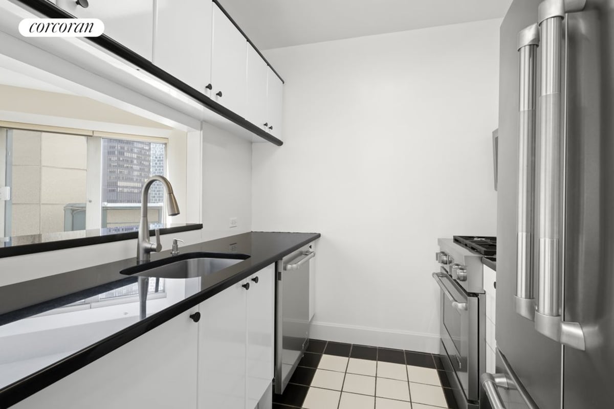 Photo for CitySpire - 150 West 56th Street Condominium in Midtown, Manhattan