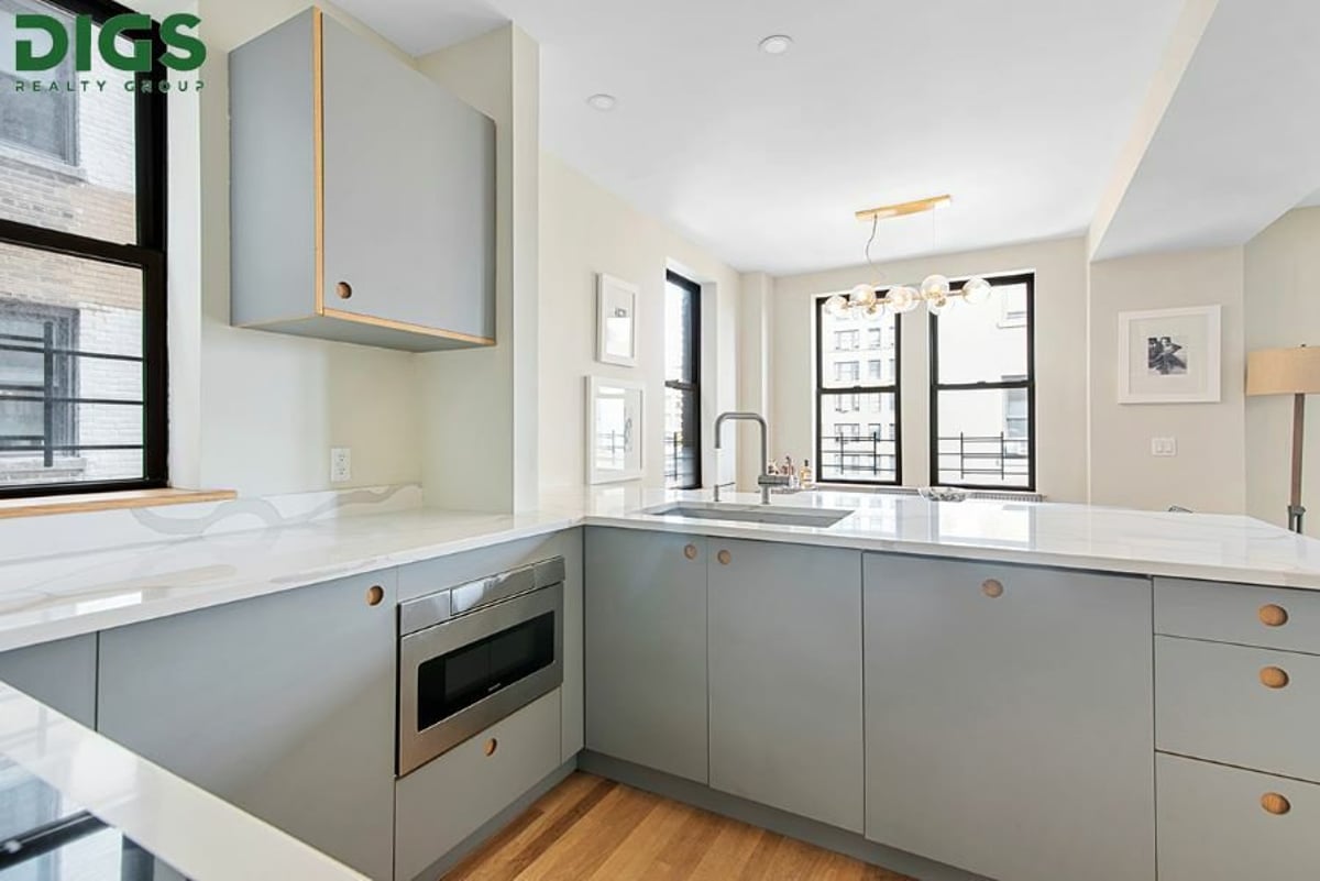 Photo for 161 West 75th Street - 161 West 75th Street Condominium in Upper West Side, Manhattan