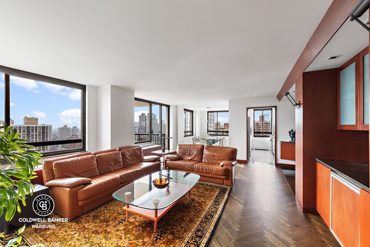 Photo for Evans Tower Condominium - 171 East 84th Street Condominium in Upper East Side, Manhattan
