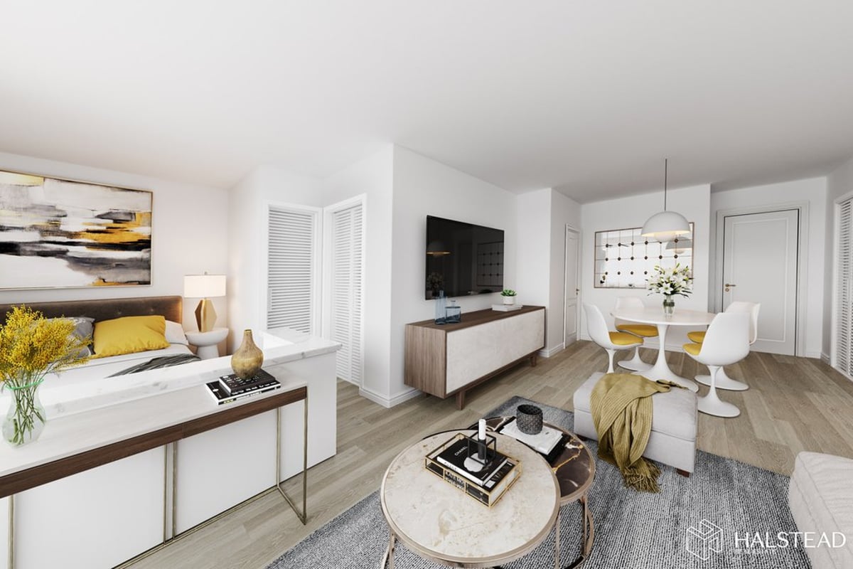 Photo for London Towne House - 360 West 22nd Street Condominium in Chelsea, Manhattan