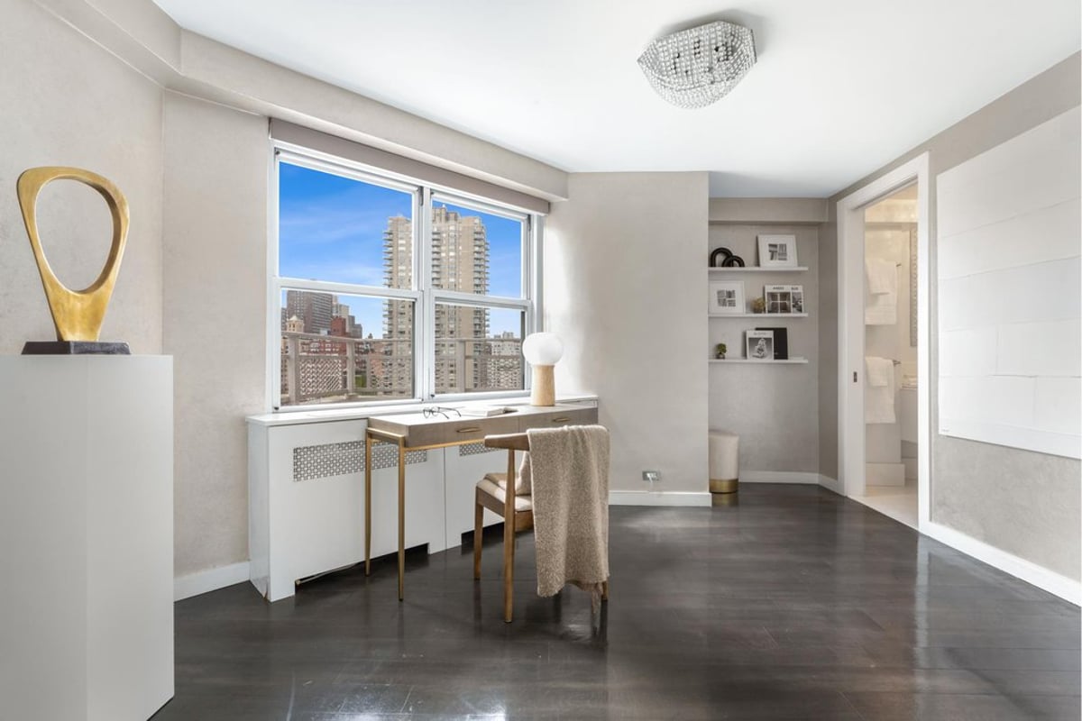 Photo for The Amherst - 401 East 74th Street Condominium in Upper East Side, Manhattan
