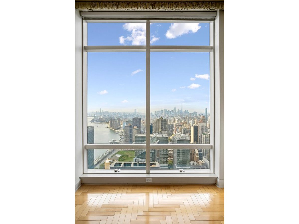 Photo for Trump World Tower - 845 United Nations Plaza Condominium in Midtown East, Manhattan