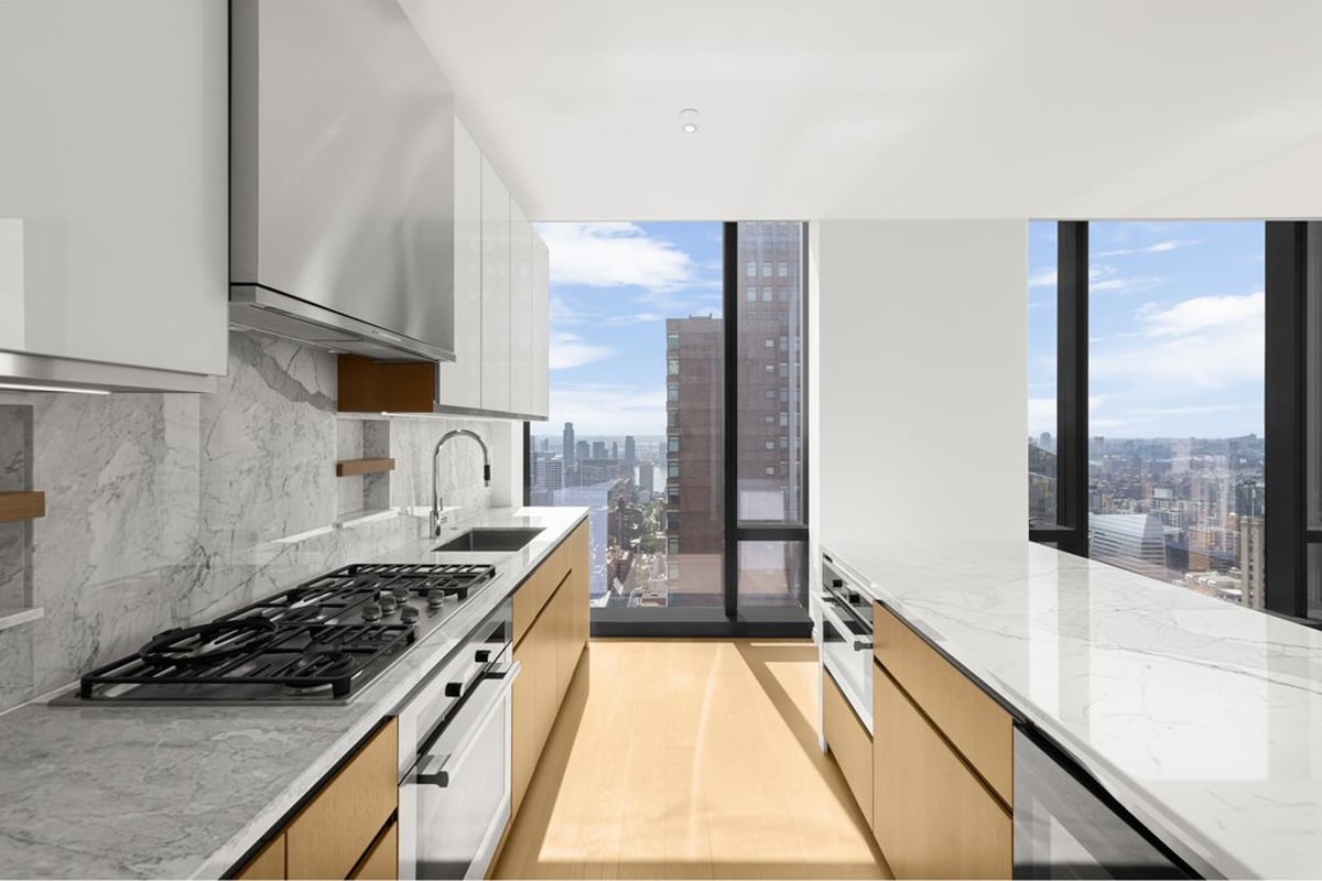 Photo for 277 Fifth Ave - 277 Fifth Avenue Condominium in Flatiron, Manhattan